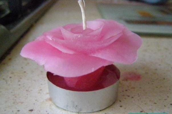 How to Make a Candle Wax Roses