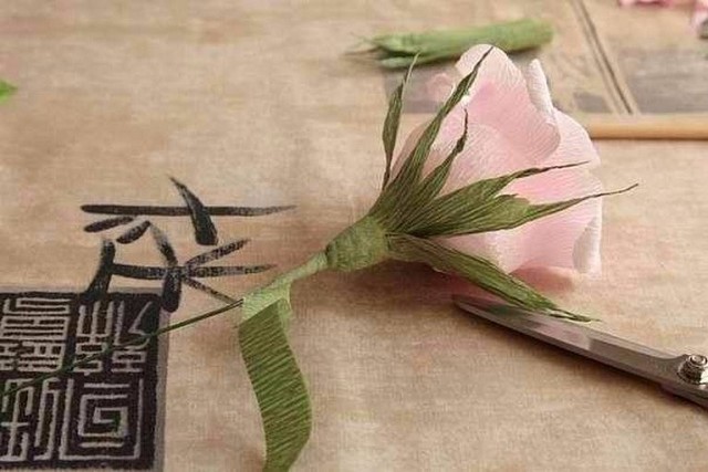 DIY Pink Crepe Paper Rose