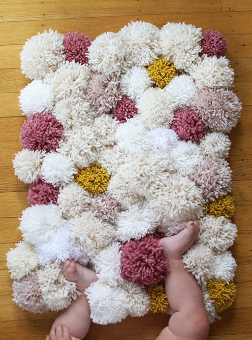 DIY EASY POM POM RUG