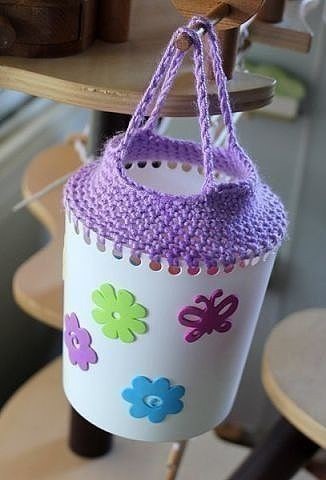 Recycling containers with crochet