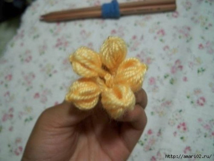 Yarn Flowers without Knitting or Crochet