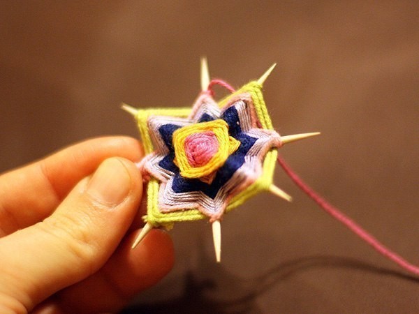 DIY Weave a Mandala Brooch with Toothpicks