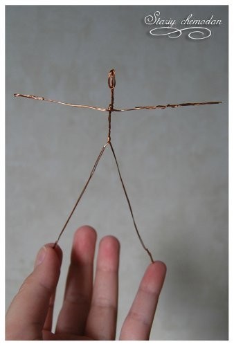 How to Make Dancing Ballerinas from Wire and Napkins