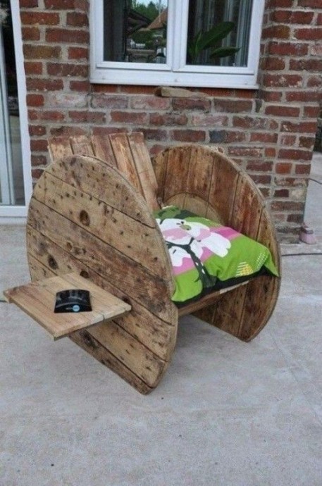 Creative Use of Recycled Pallet Cable Spools
