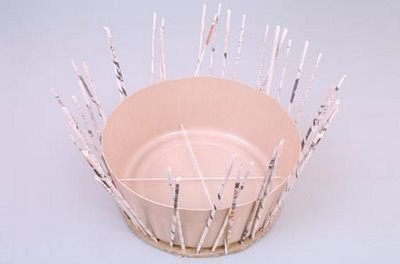 How To Weave A Simple Newspaper Basket