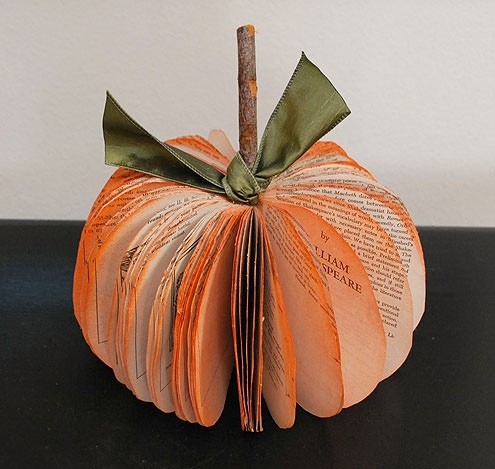 DIY Book Page Pumpkin: Eco-friendly Fall Craft for Nerdy Halloween Lovers