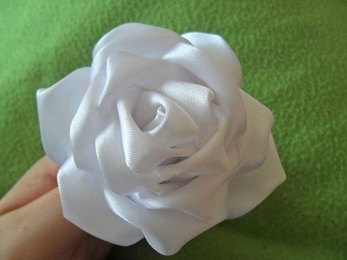 Wonderful DIY Pretty Silk Ribbon Rose