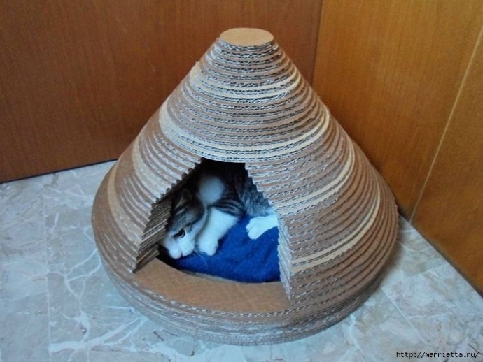 Kamakura’s Lair Cat Bed from Japan