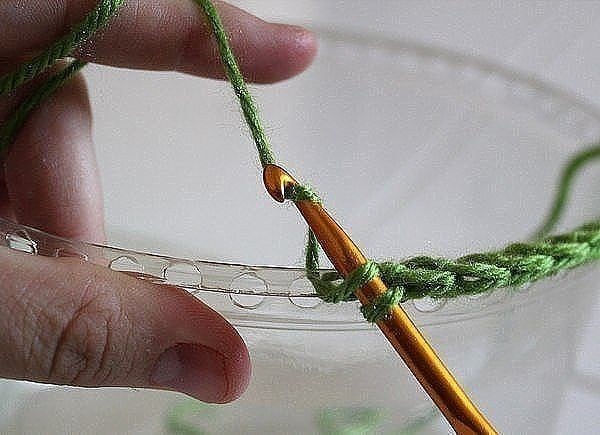 Recycling containers with crochet