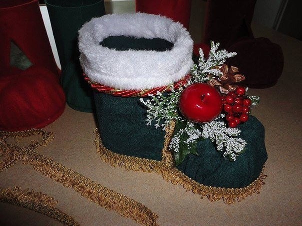 DIY Plastic Bottle Santa Boots Holder Tutorial