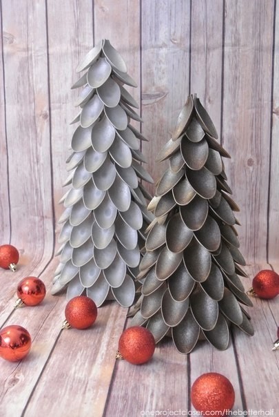 How to Make Christmas Tree With Plastic Spoons