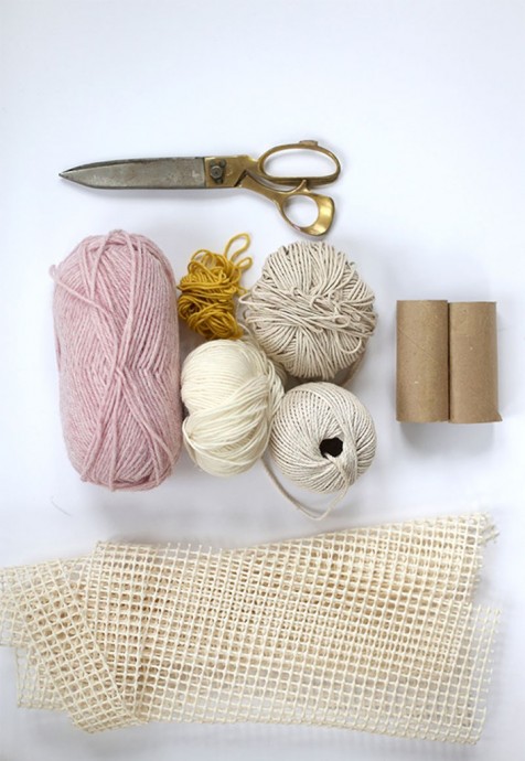 DIY EASY POM POM RUG DIY EASY POM POM RUG