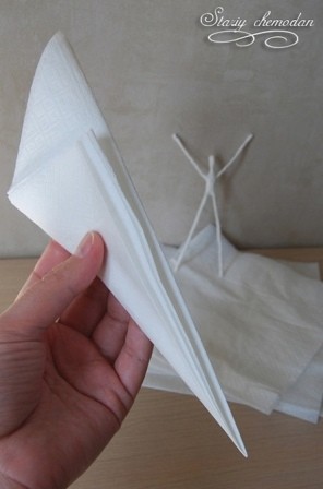 How to Make Dancing Ballerinas from Wire and Napkins