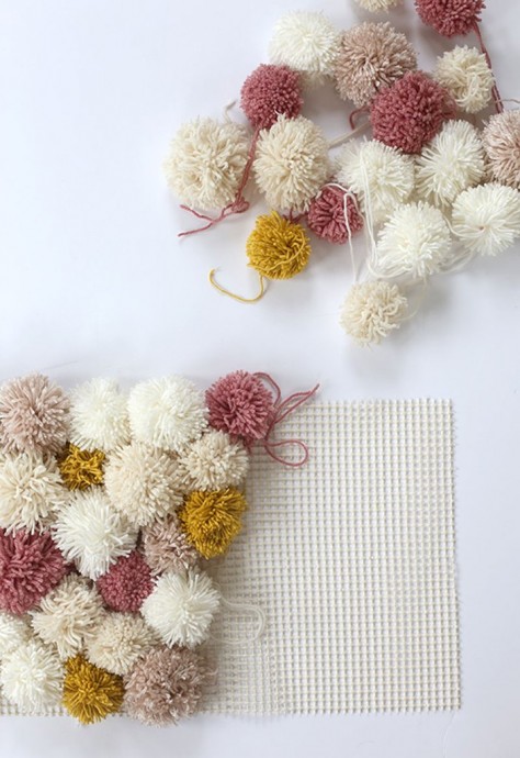 DIY EASY POM POM RUG