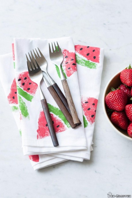 DIY Watermelon Print Napkins DIY Watermelon Print Napkins