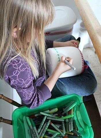 Recycling containers with crochet