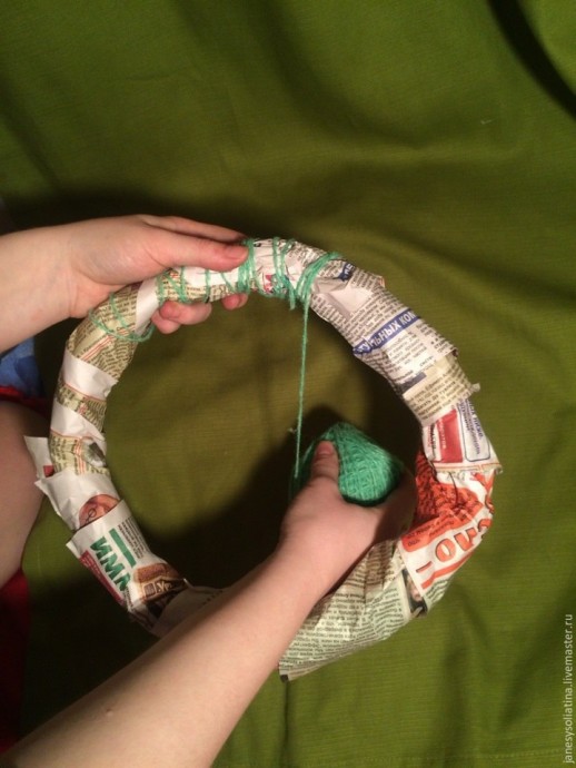 How to Make a Christmas Wreath