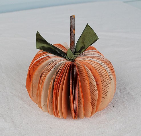 DIY Book Page Pumpkin: Eco-friendly Fall Craft for Nerdy Halloween Lovers