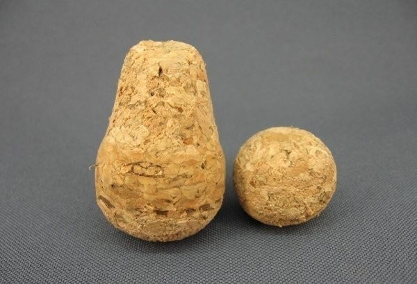Make your own funny cat of corks, wire and threads Make your own funny cat of corks, wire and threads