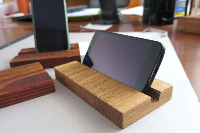 DIY Wooden Phone Stand