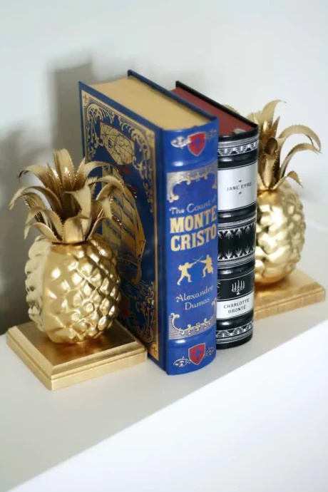 Easy Pineapple DIY Bookends For Your Shelf