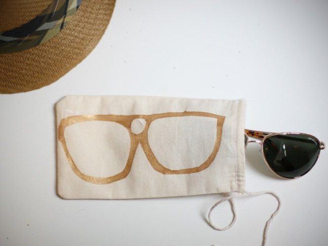 DIY Sunglasses Bag