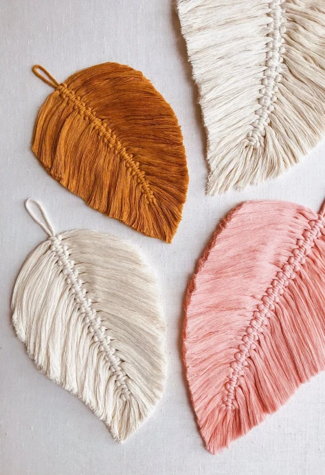 Easy Macrame Yarn Feather