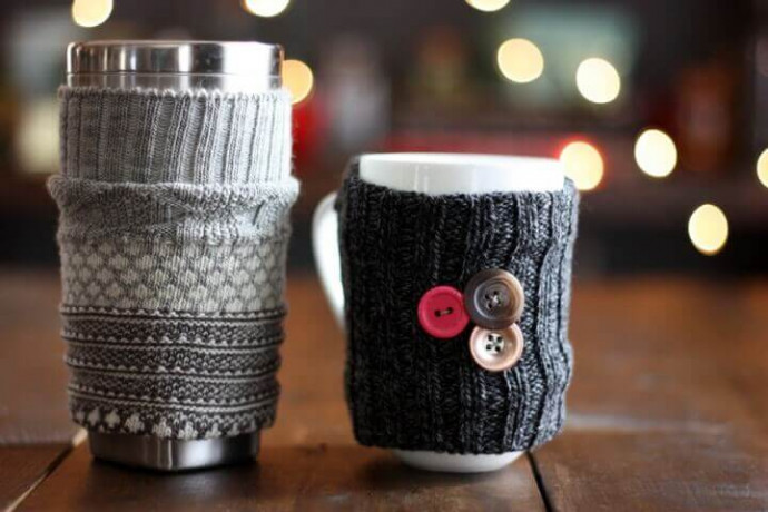 5-minute Easy DIY Coffee Cozy from a Sock!