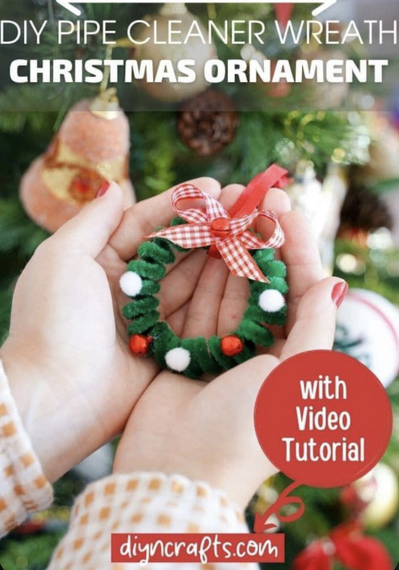 Easy DIY Pipe Cleaner Holly Wreath Ornament — All Craft Ideas